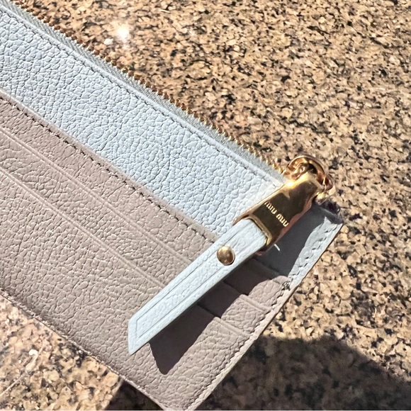 MiuMiu card holder - Picture 2 of 3